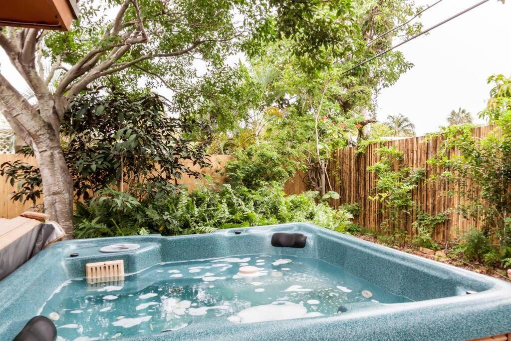 Comfortable Home, 7 Min Walk To Beach, Hot Tub, Pompano Beach