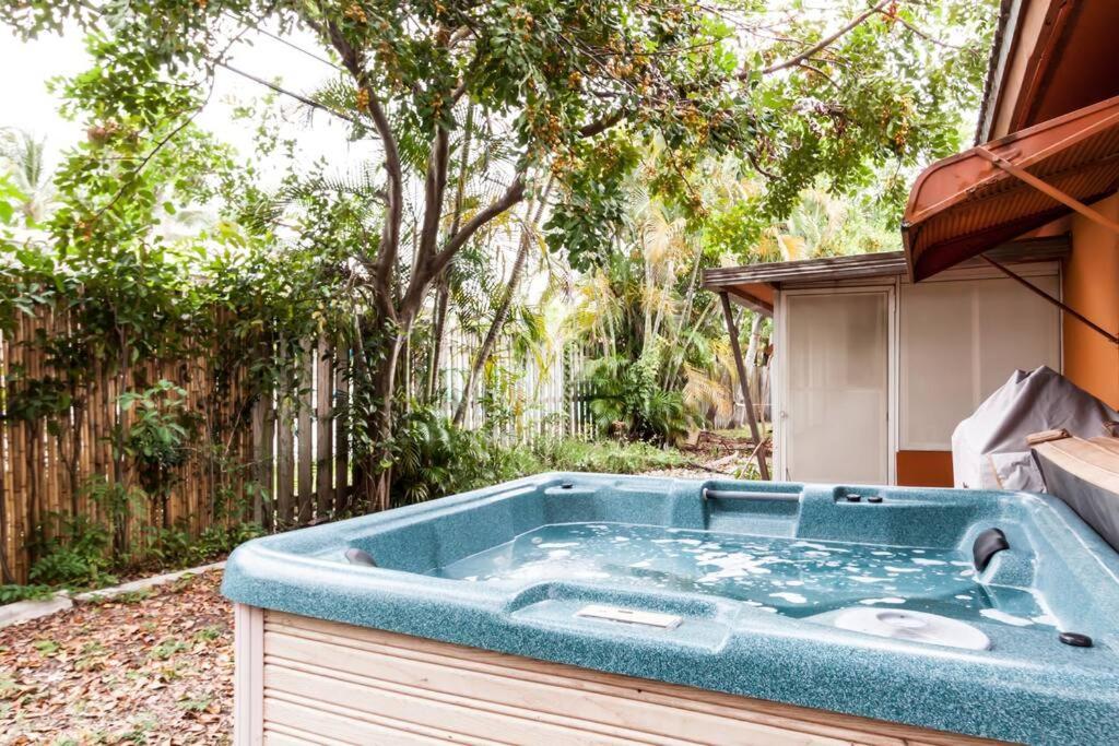 Comfortable Home, 7 Min Walk To Beach, Hot Tub, Hébergement de vacances *