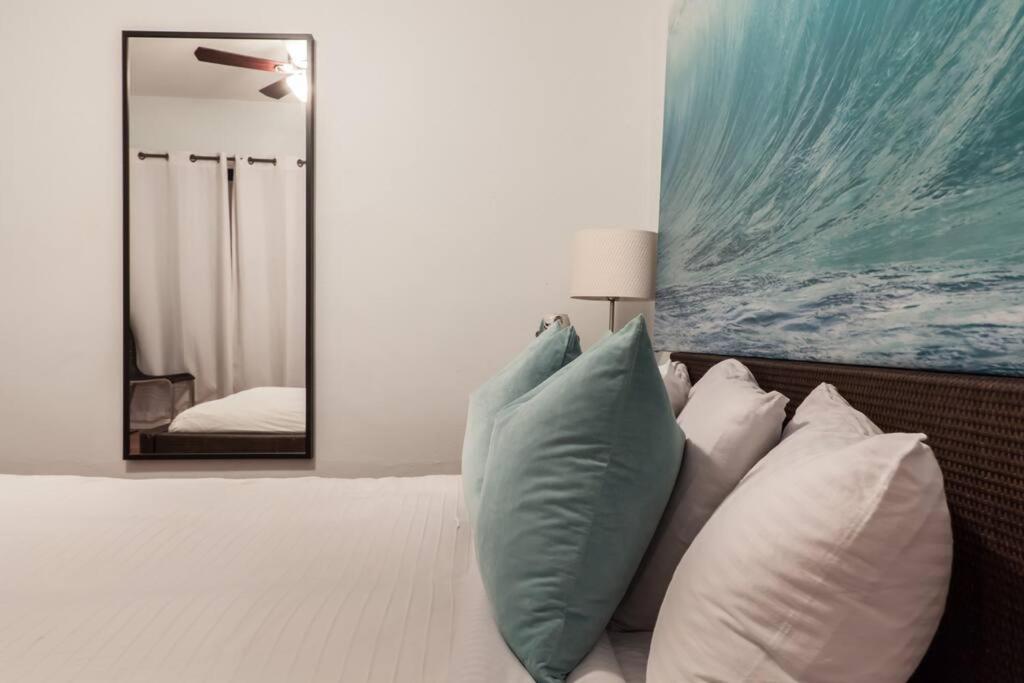 Hébergement de vacances Comfortable Home, 7 Min Walk To Beach, Hot Tub, *