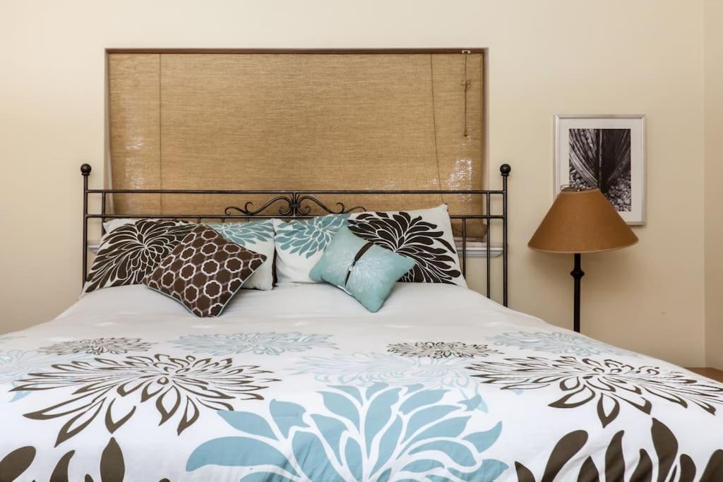 Comfortable Home, 7 Min Walk To Beach, Hot Tub,