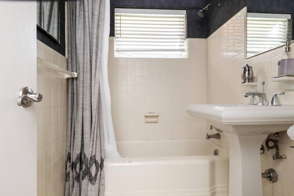 Hébergement de vacances Comfortable Home, 7 Min Walk To Beach, Hot Tub, Pompano Beach