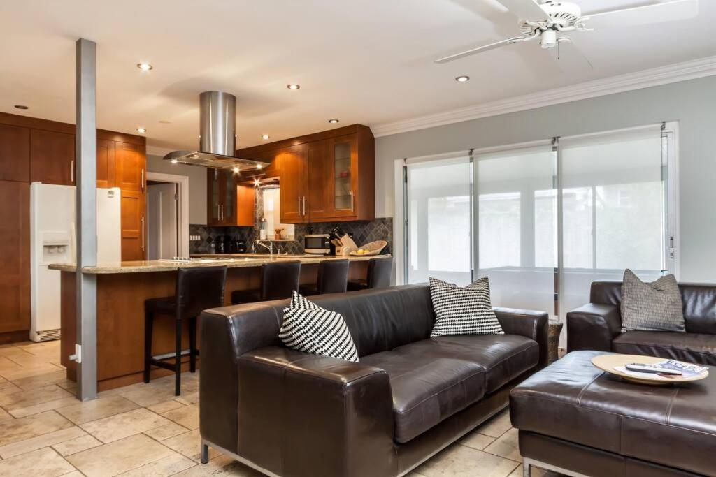 Comfortable Home, 7 Min Walk To Beach, Hot Tub, Hébergement de vacances
